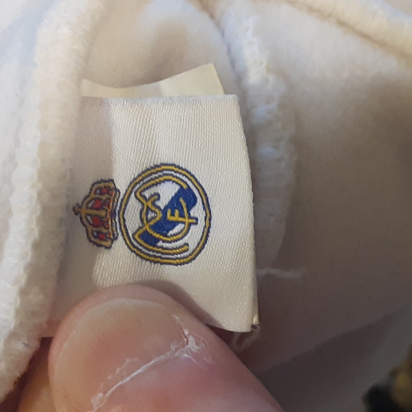 REAL MADRID,  Peruvian Tasseled Fleece Lined Beanie - Picture 8 of 11